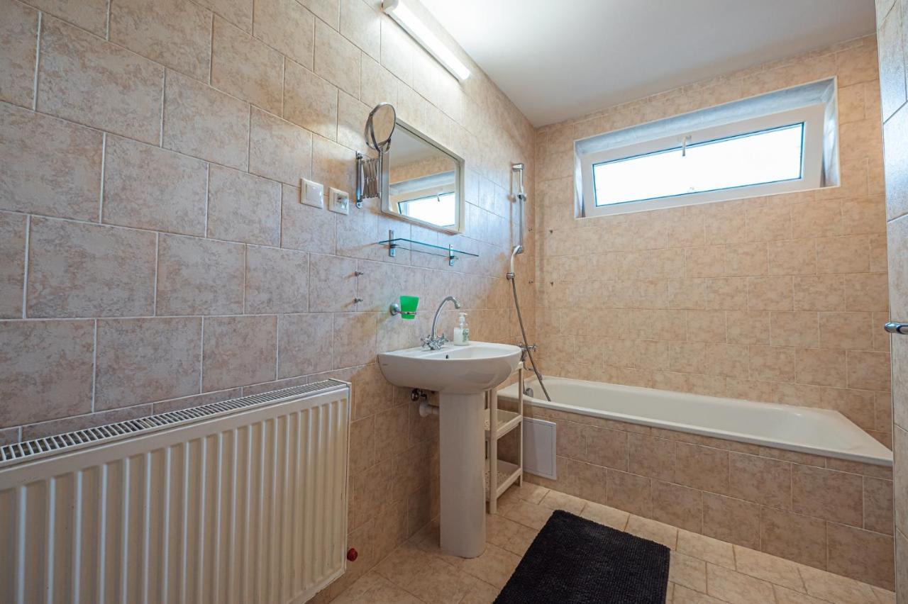 Xlsuite Apartment Comfort Piest'any Luaran gambar