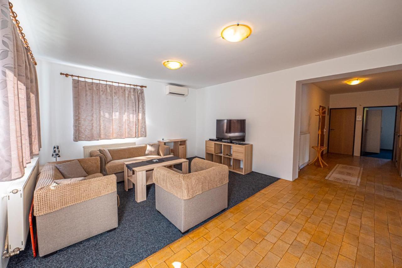 Xlsuite Apartment Comfort Piest'any Luaran gambar